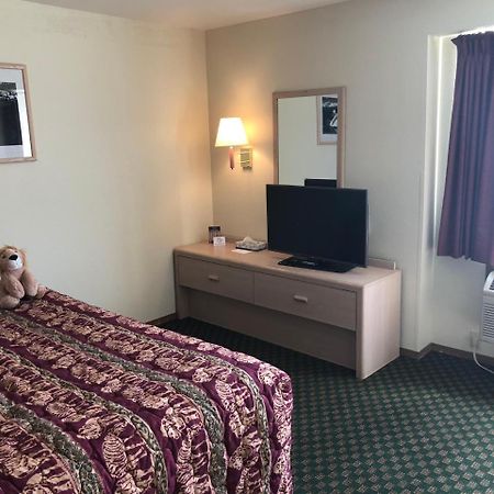Kings Inn Коди Экстерьер фото